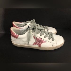 Golden Goose White Superstar Sneakers Pink
Glitter Star